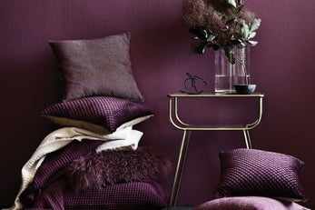 How to Incorporate Ultra Violet into your Bedroom