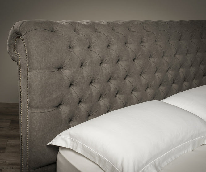 Stanhope Studded Chesterfield Bed | Sleigh Chesterfield Beds | SUENO