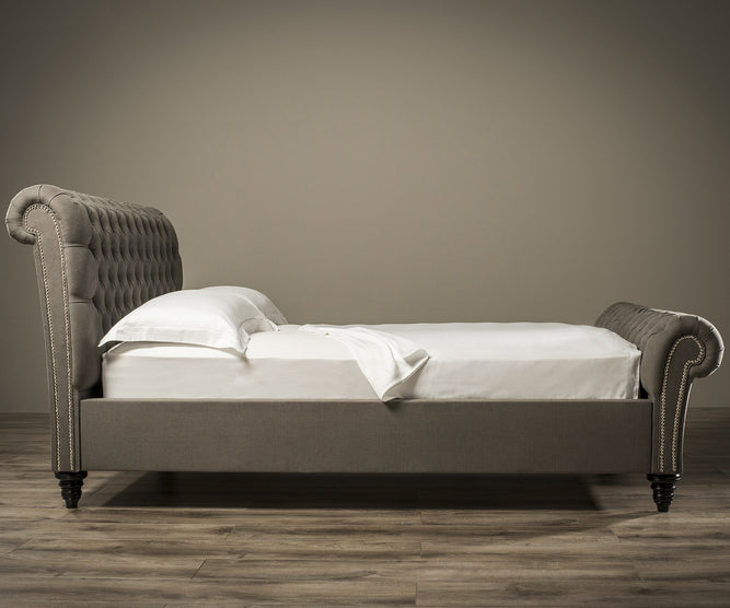 Stanhope Studded Chesterfield Bed | Sleigh Chesterfield Beds | SUENO