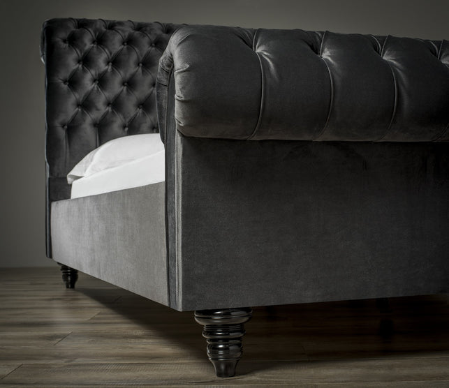 Stanhope Chesterfield Bed | Sleigh Chesterfield Beds | SUENO
